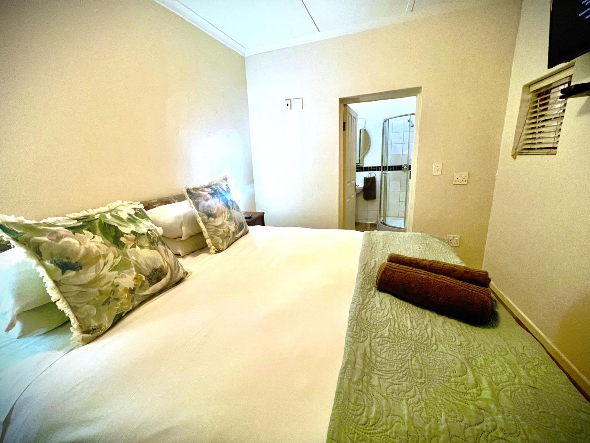 Donkin Country House Beaufort West Eksteriør bilde